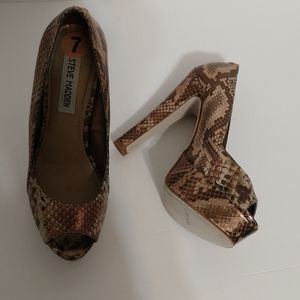 New Steve Madden Copper Snakeskin Heels 7